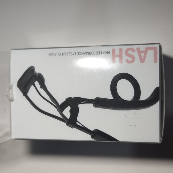 Lash - Picture 4 of 6